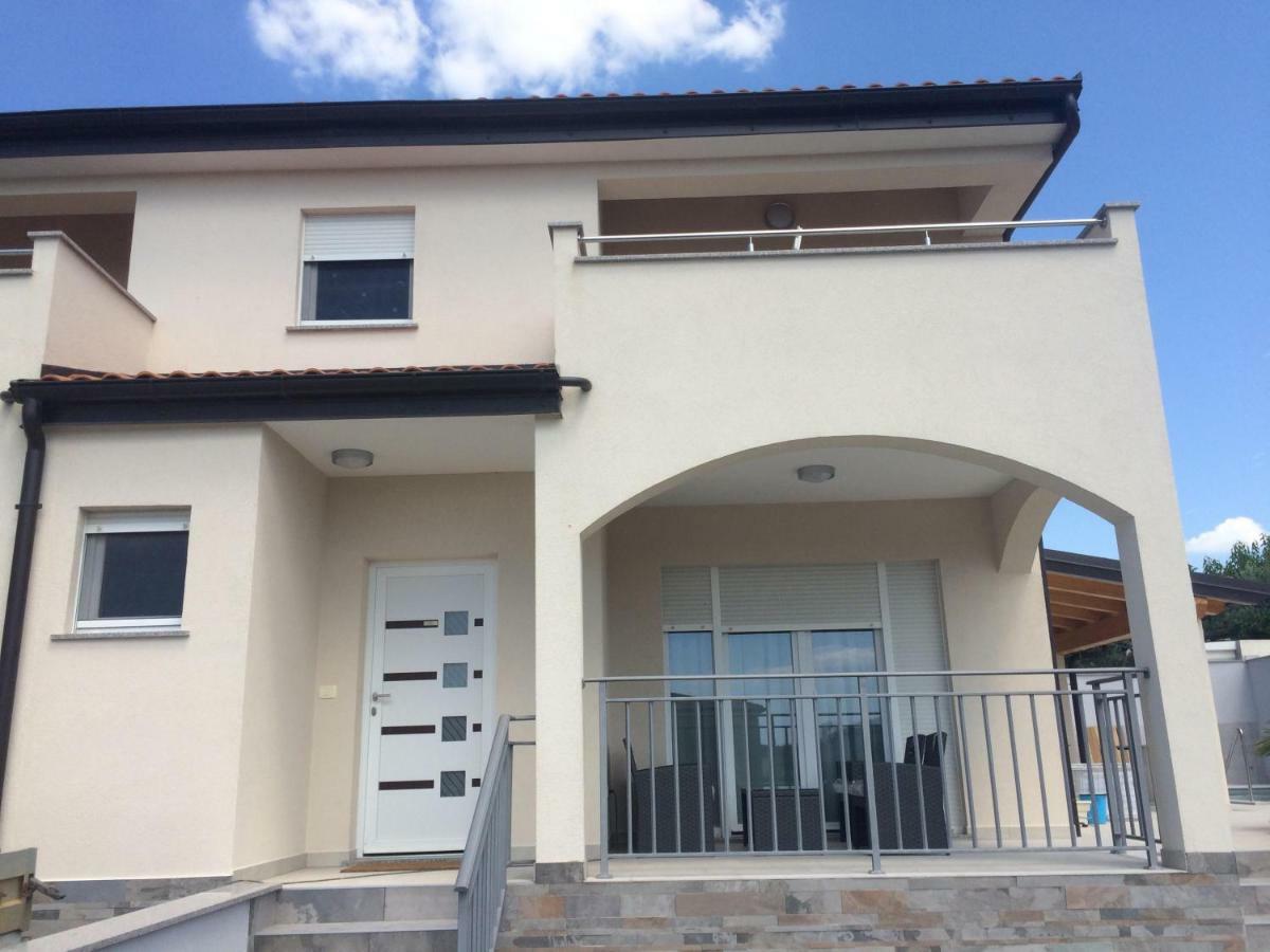 Villa Silver Novigrad With Private Pool Novigrad Istria