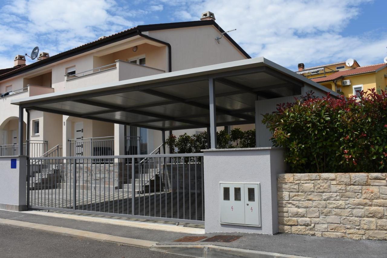 Silver Novigrad With Private Pool